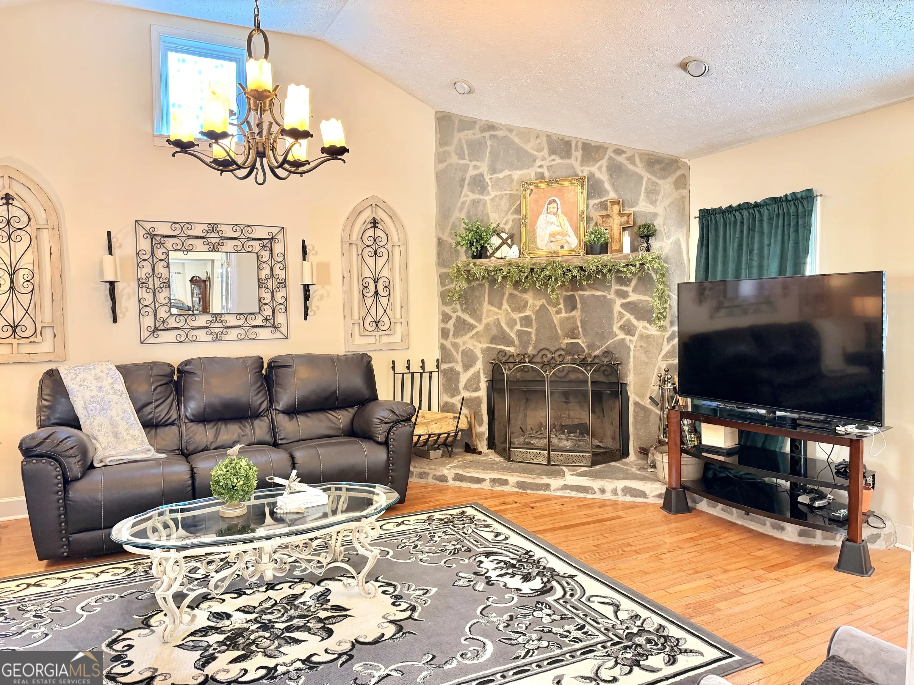 240 Ray St — photo 7 of 33