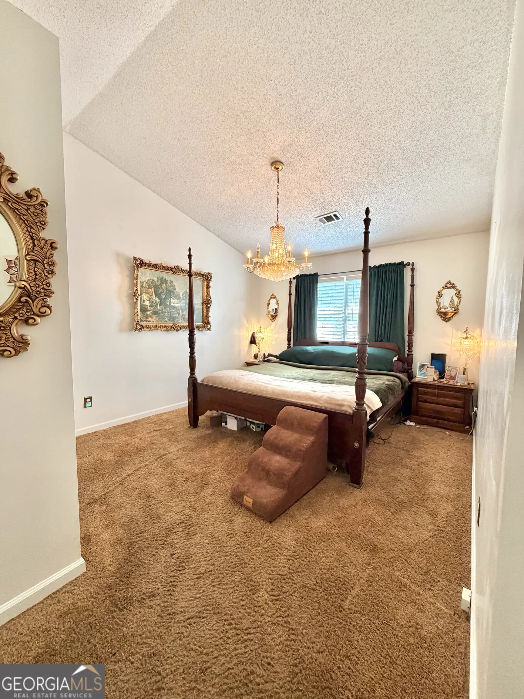240 Ray St — photo 9 of 33