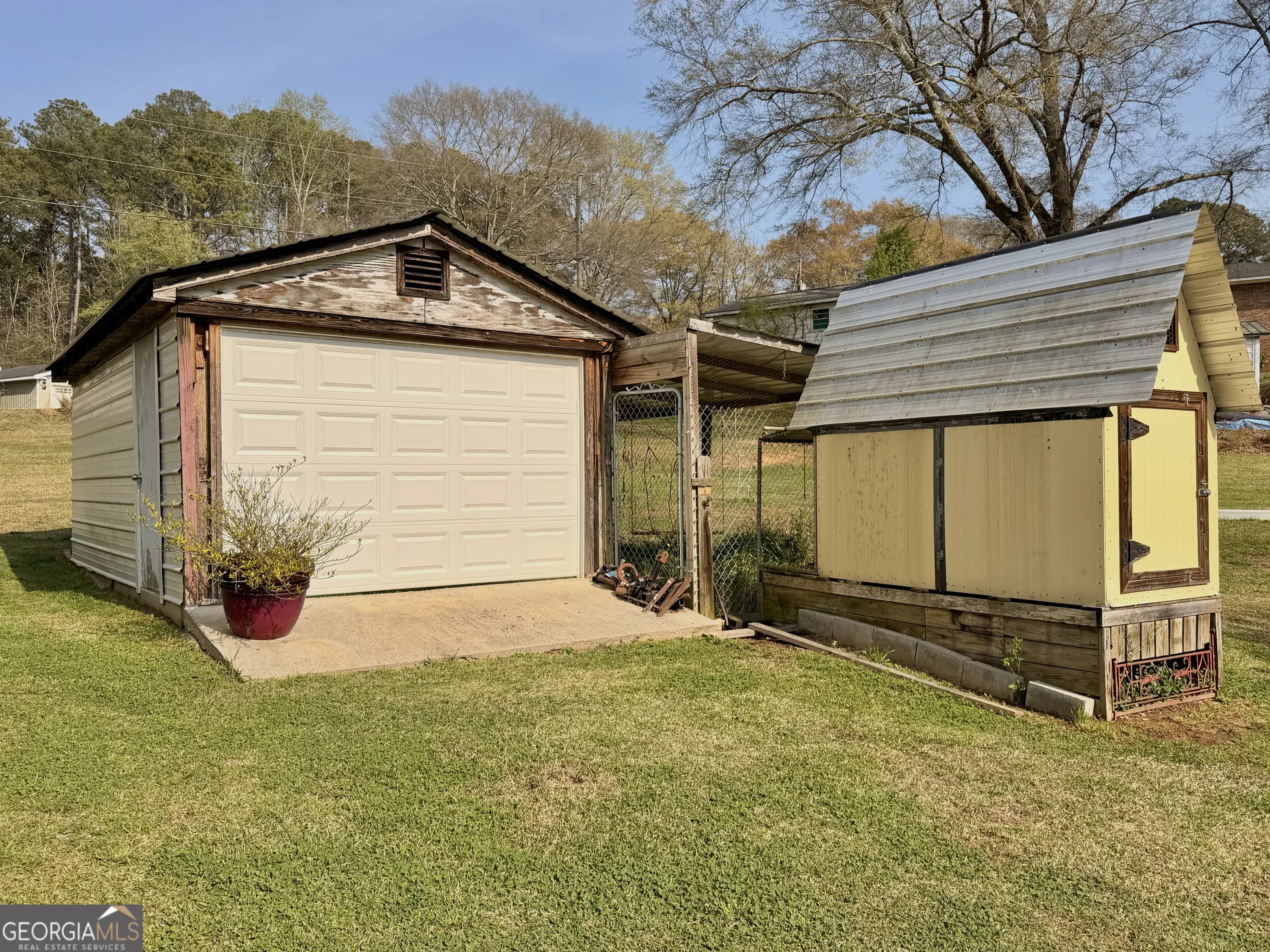 240 Ray St — photo 19 of 33