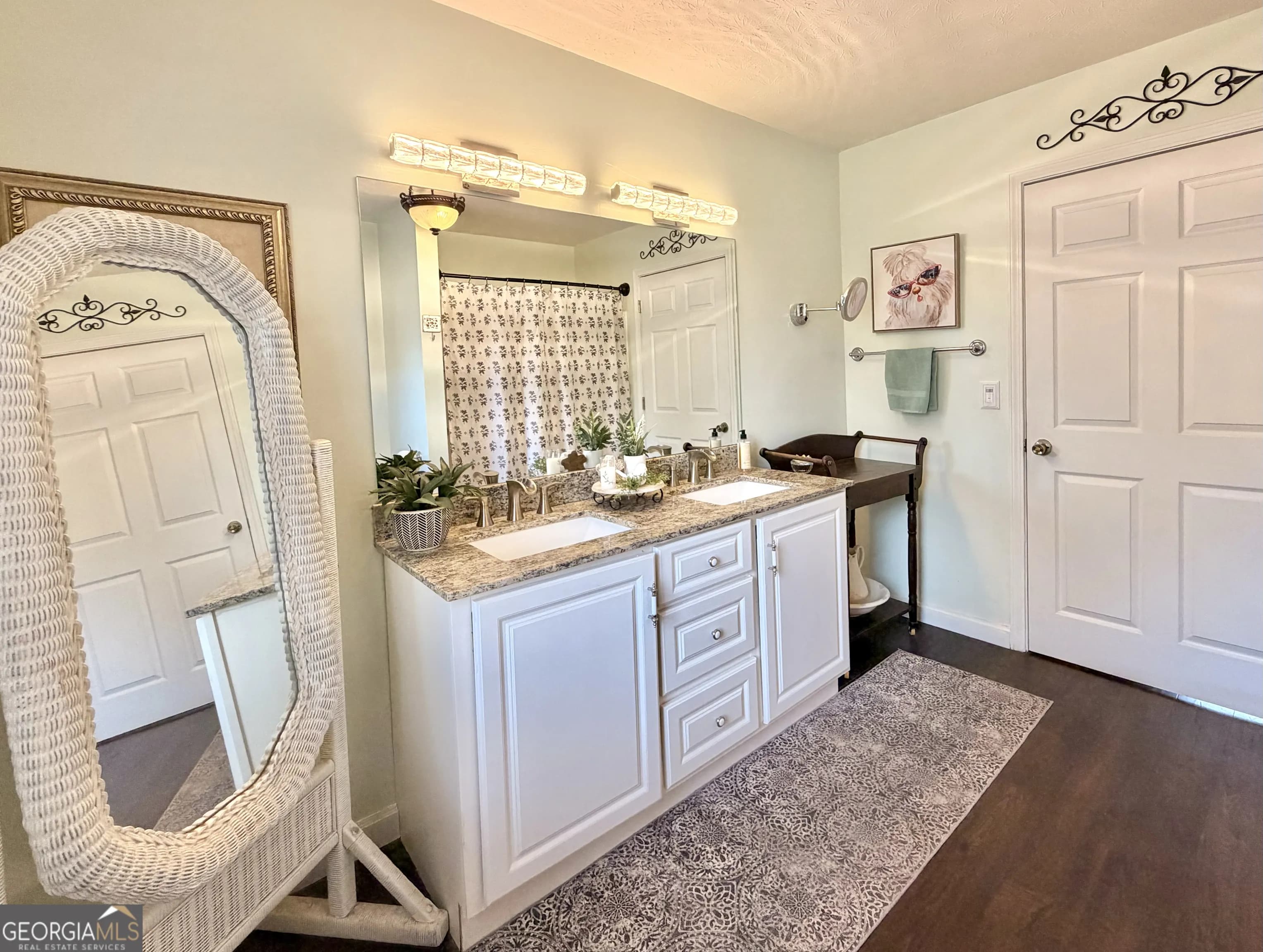 240 Ray St — photo 14 of 33