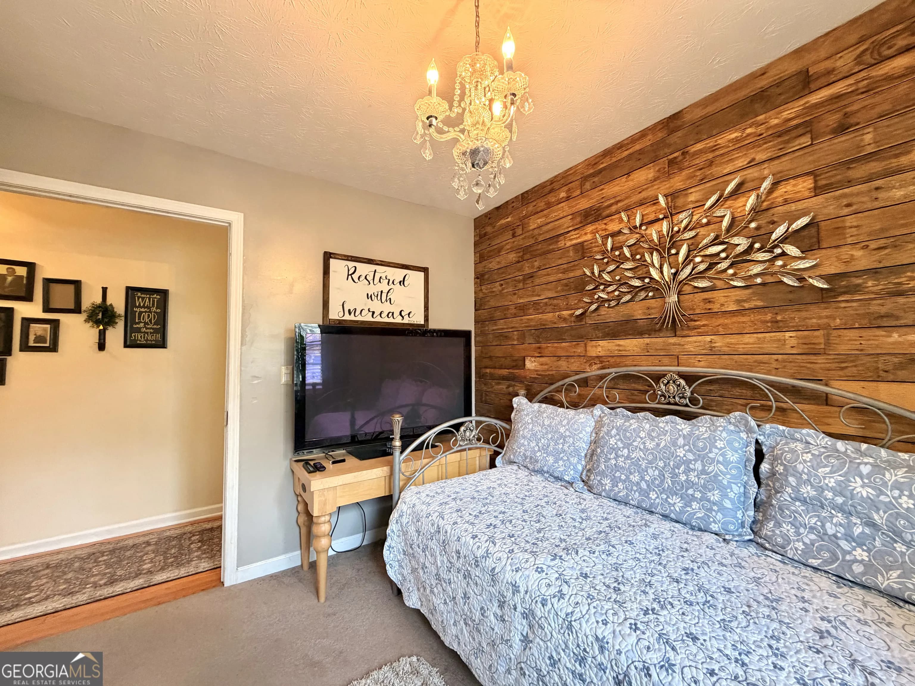 240 Ray St — photo 17 of 33