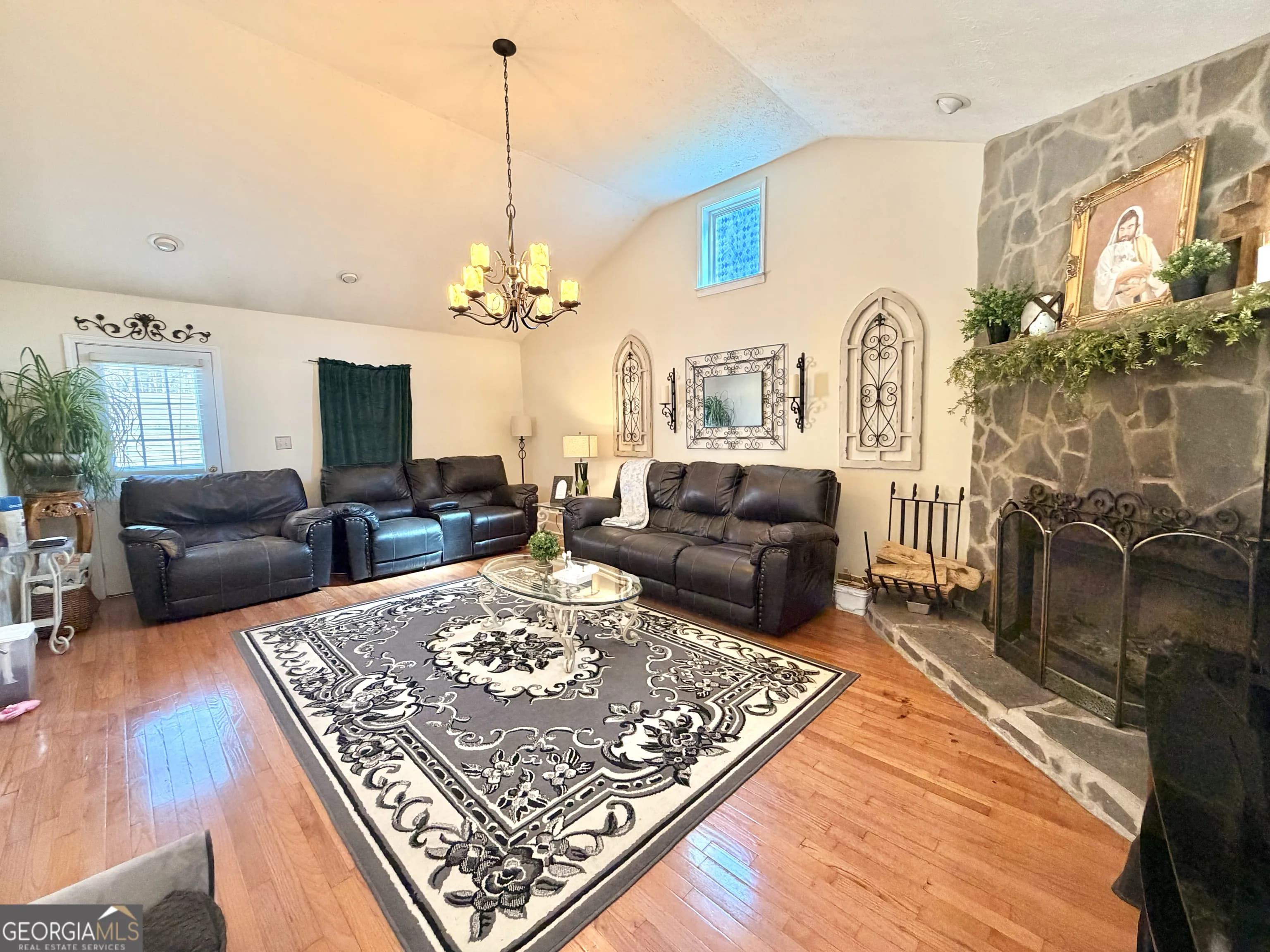 240 Ray St — photo 8 of 33