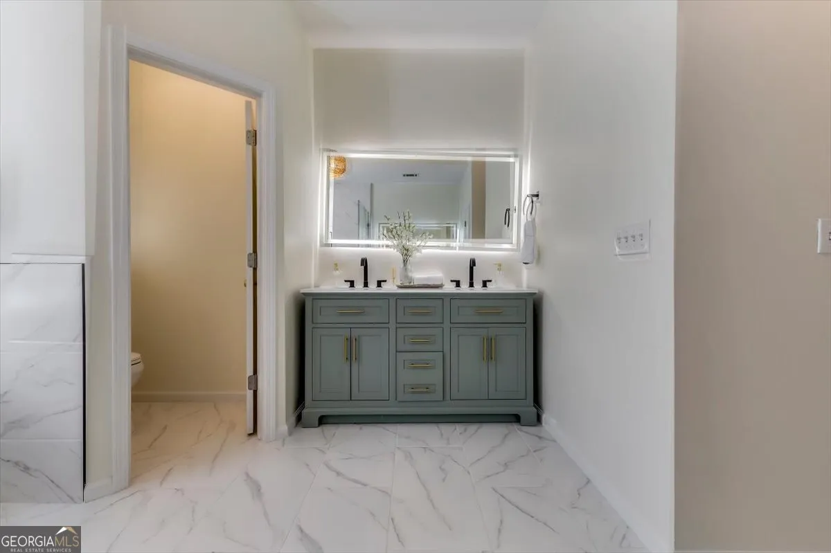 4315 Rosemont Dr — photo 15 of 47