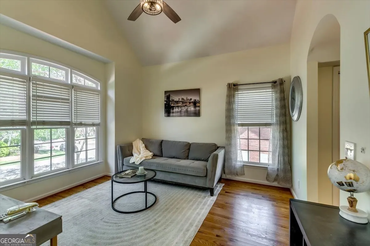 4315 Rosemont Dr — photo 7 of 47