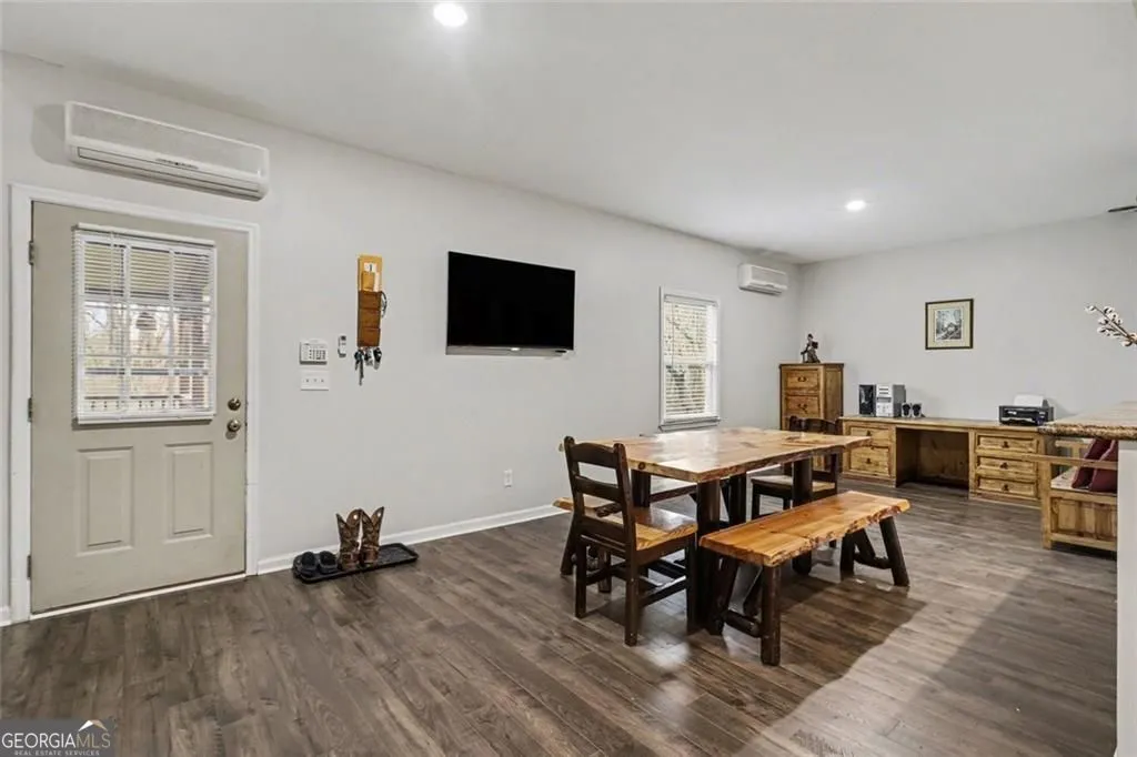 9150 W Banks Mill Rd — photo 5 of 41