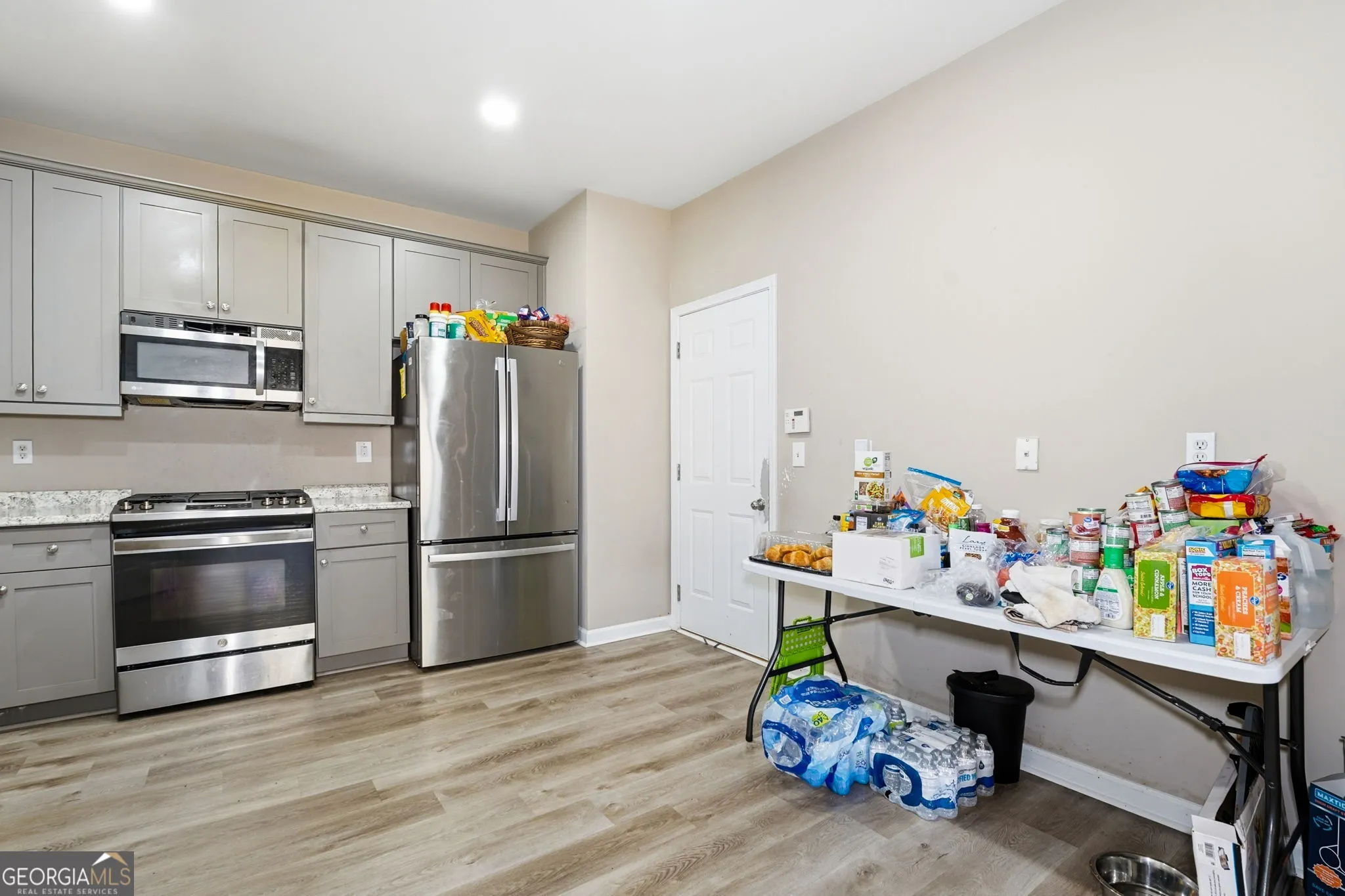 2415 Valley Creek Dr — photo 3 of 38