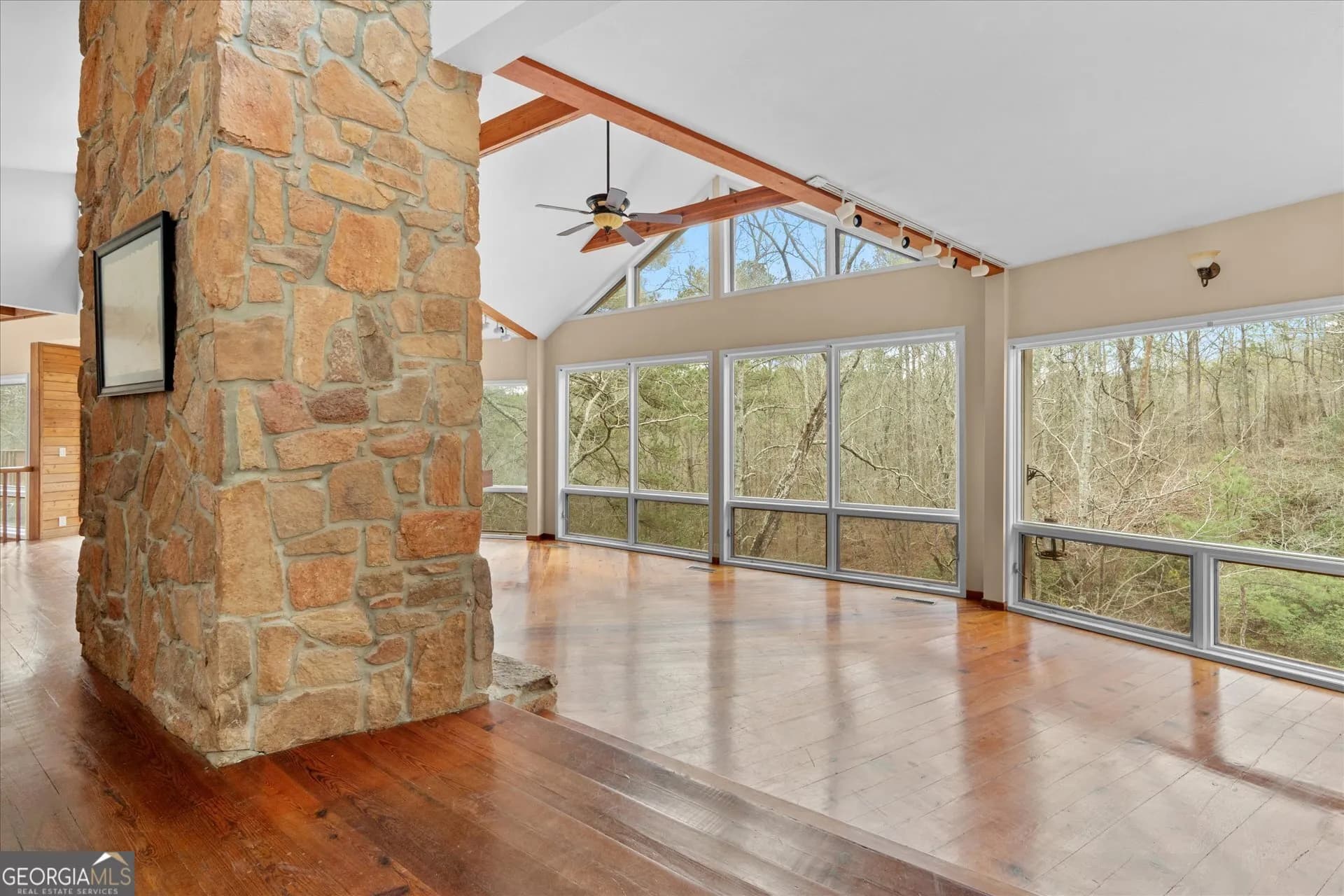 1290 Davis Rd — photo 18 of 53