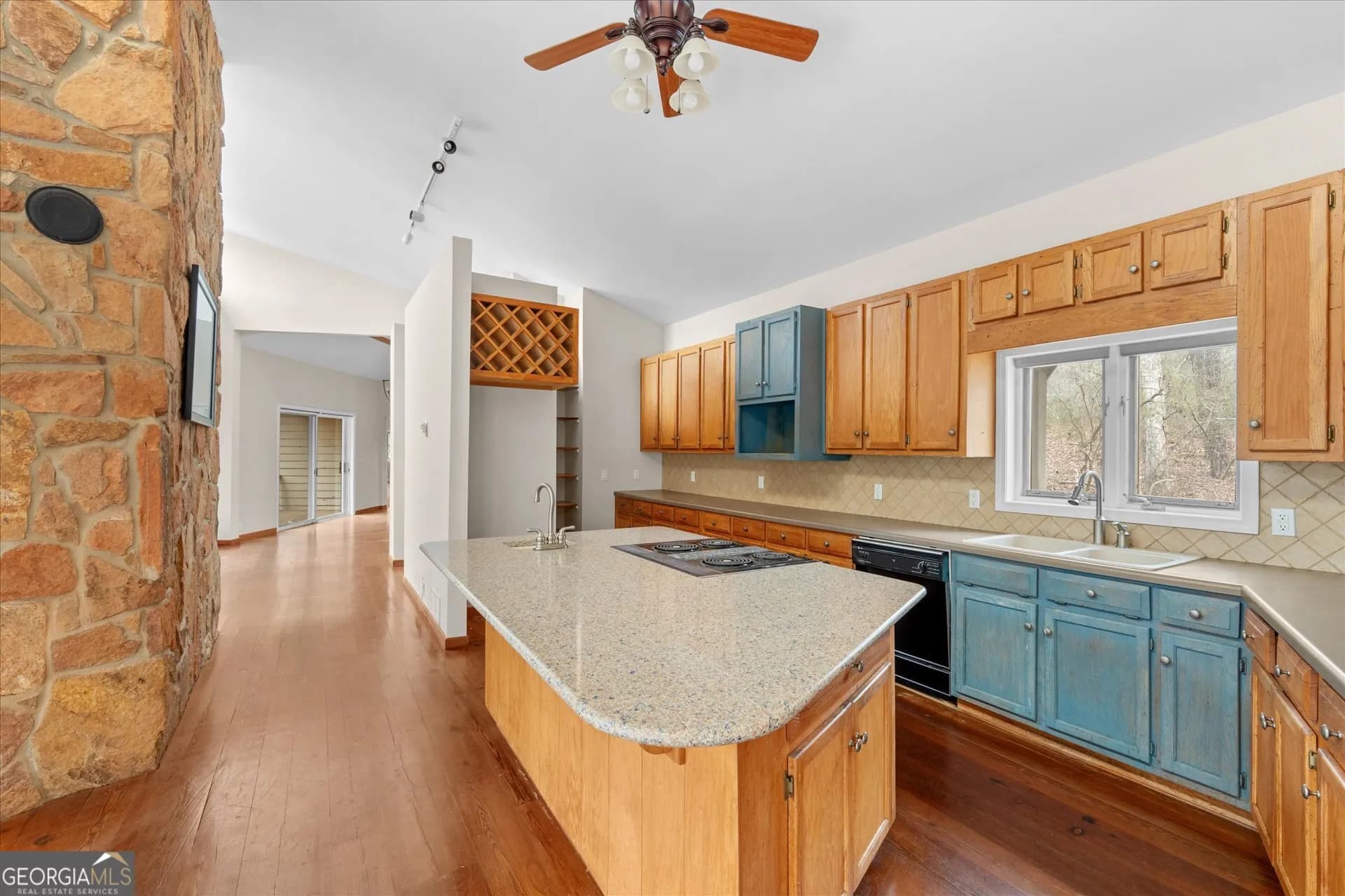 1290 Davis Rd — photo 26 of 53