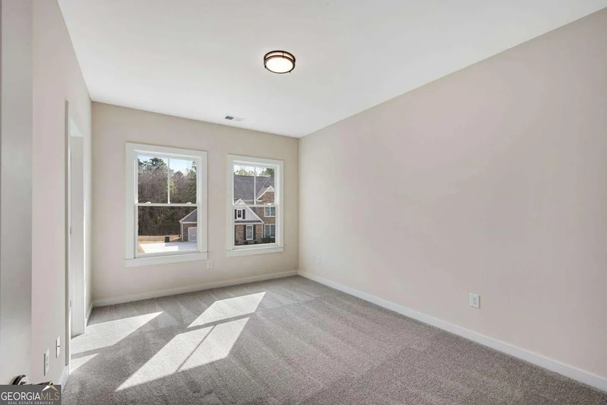 402 Manchester Ln — photo 27 of 63
