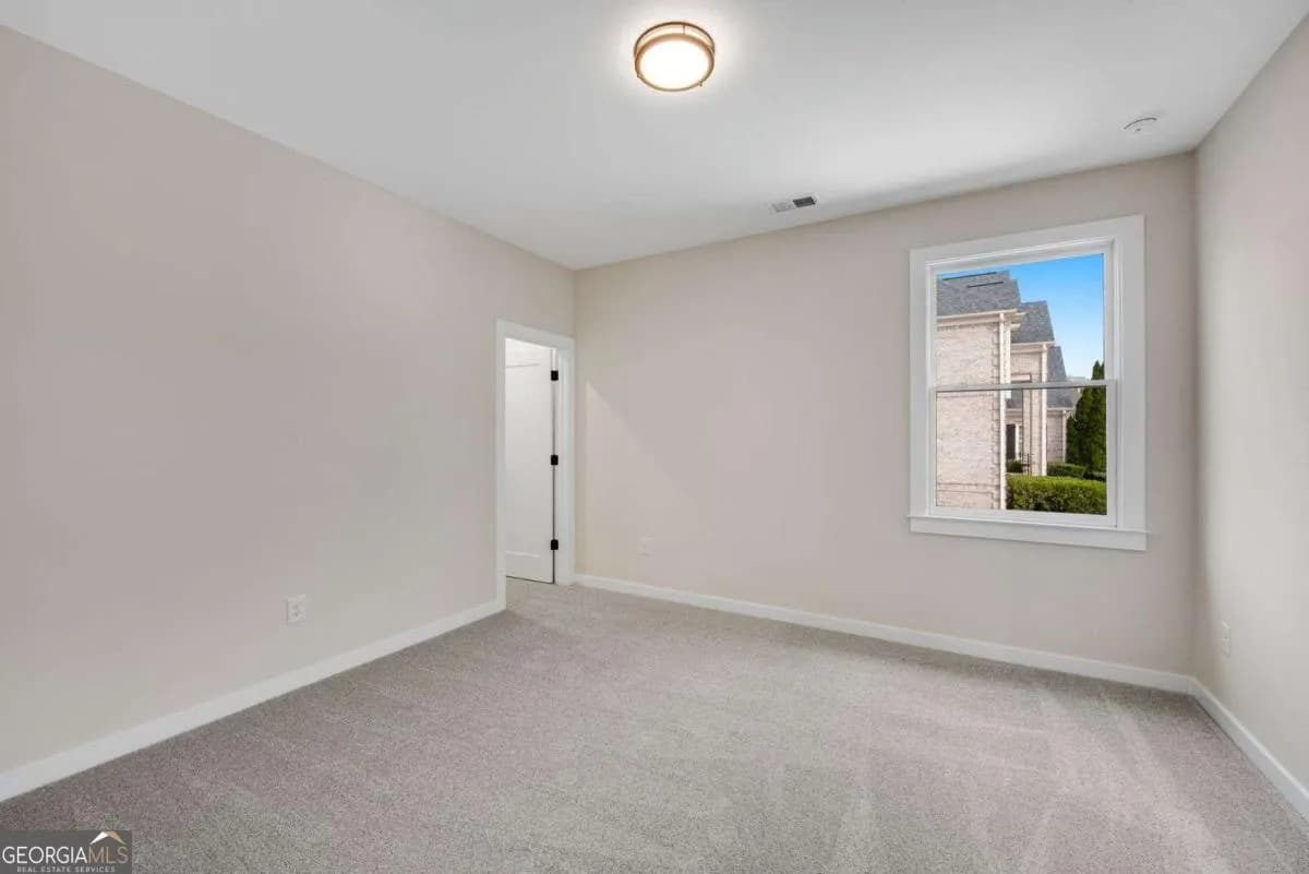 402 Manchester Ln — photo 36 of 63