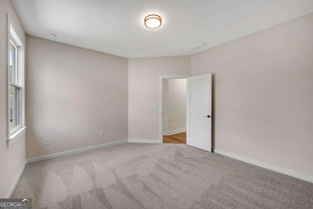 402 Manchester Ln — photo 34 of 63