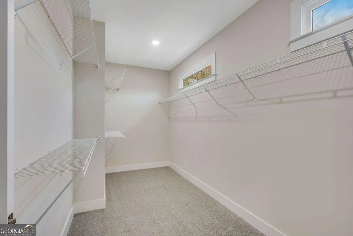 402 Manchester Ln — photo 21 of 63
