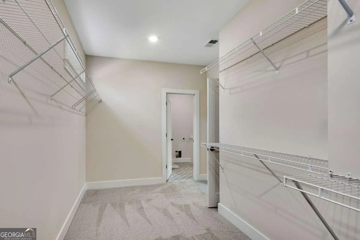 402 Manchester Ln — photo 22 of 63