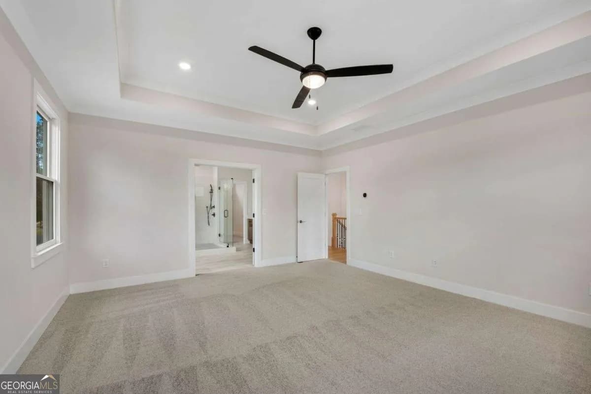 402 Manchester Ln — photo 14 of 63
