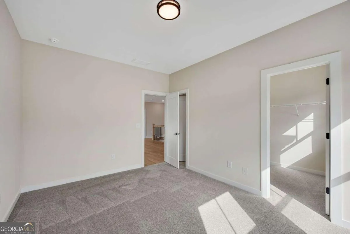 402 Manchester Ln — photo 26 of 63