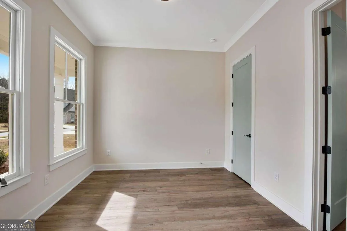 402 Manchester Ln — photo 57 of 63