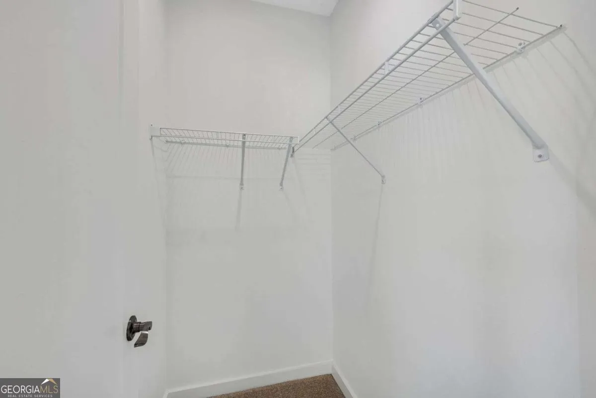 402 Manchester Ln — photo 33 of 63