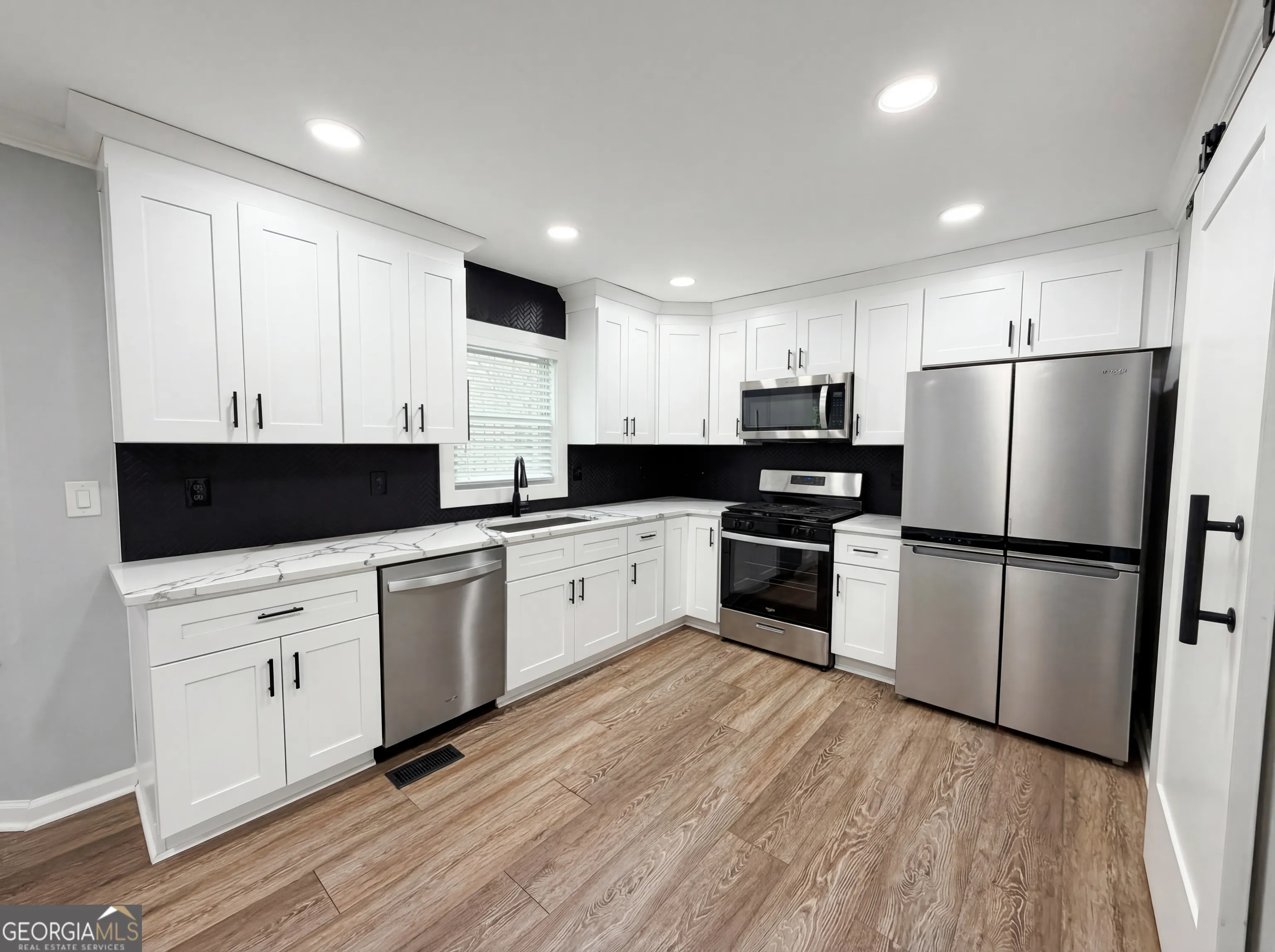 111 David Ct — photo 2 of 25