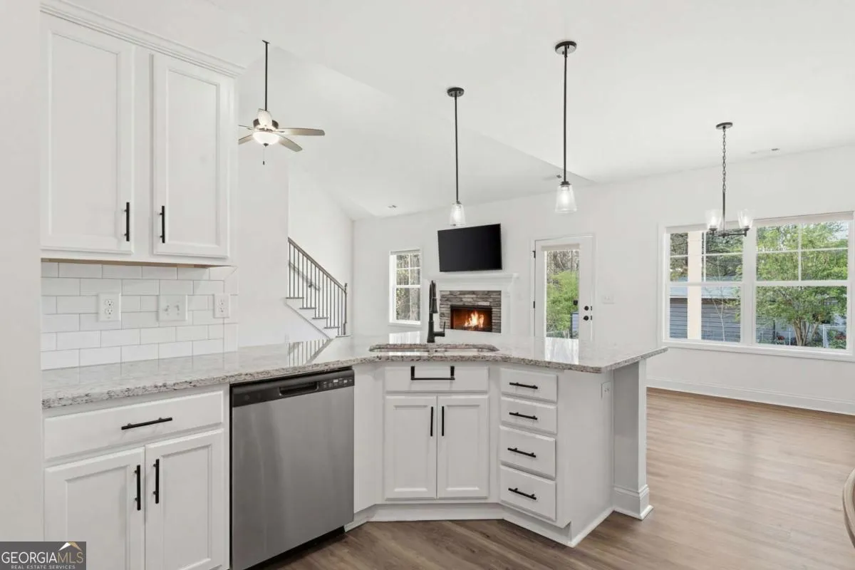 3981 Mckown Rd — photo 5 of 42