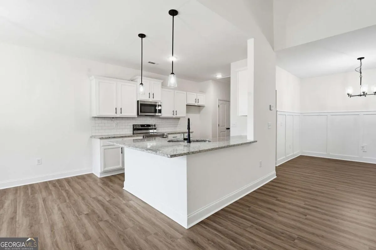 3981 Mckown Rd — photo 3 of 42