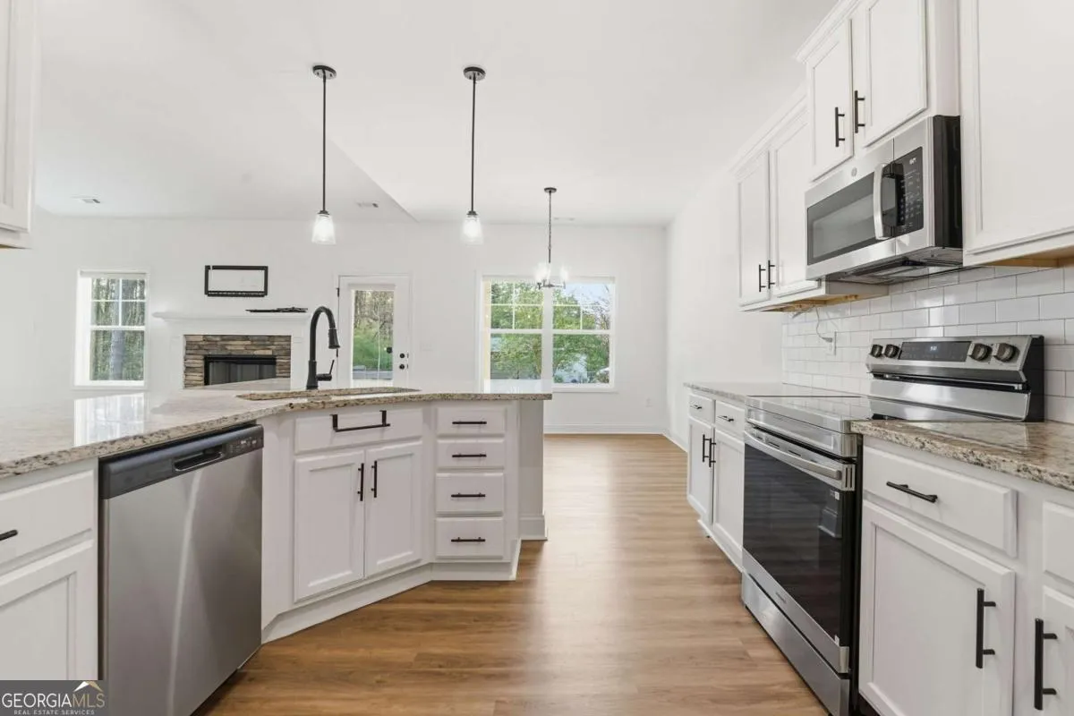3981 Mckown Rd — photo 6 of 42