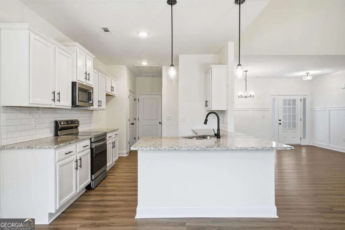 3981 Mckown Rd — photo 4 of 42
