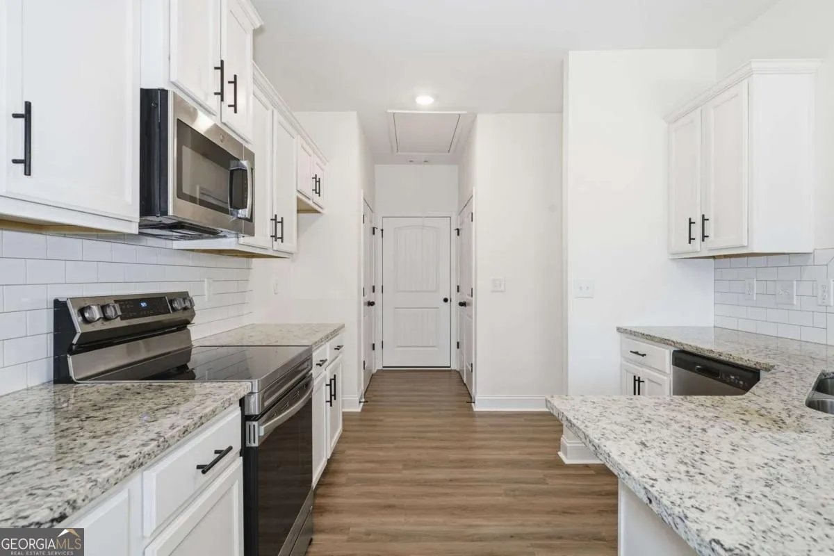 3981 Mckown Rd — photo 7 of 42