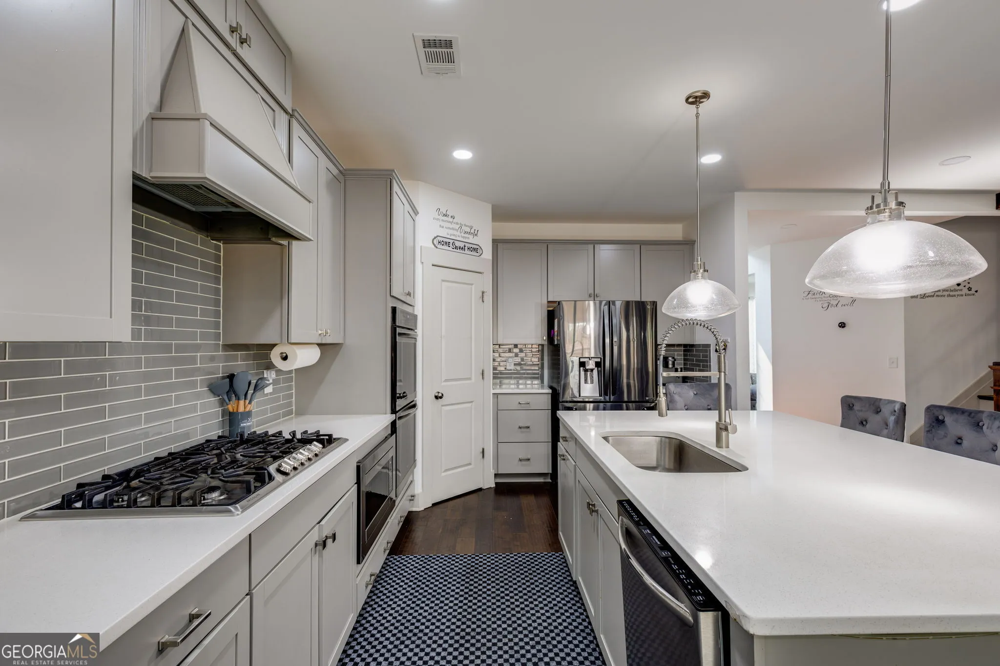 245 Crestbrook Ln — photo 6 of 47