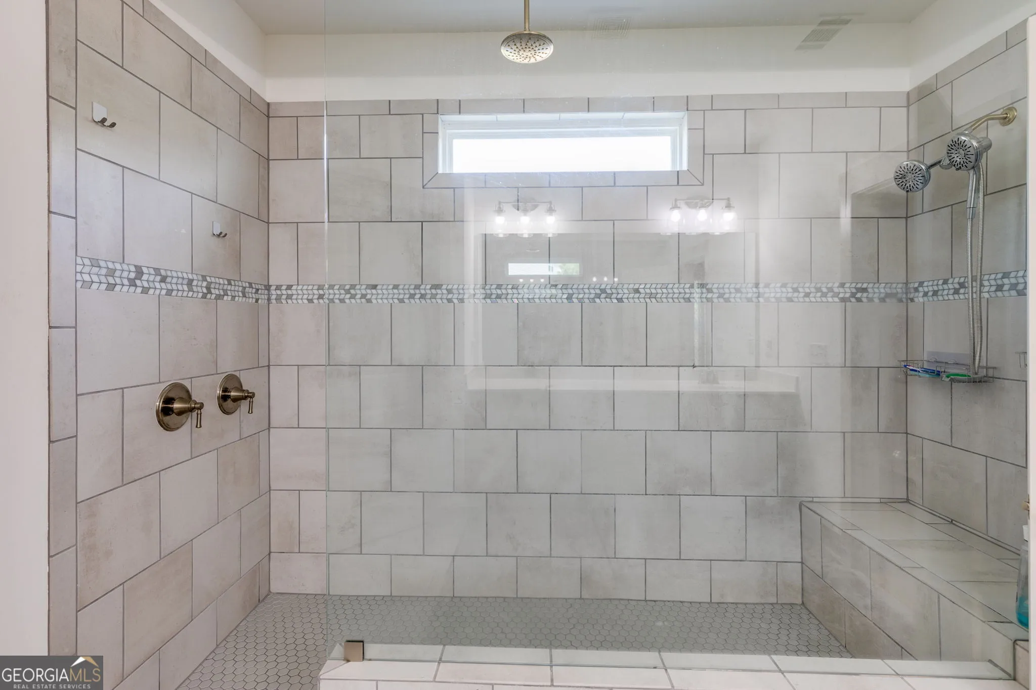 245 Crestbrook Ln — photo 19 of 47