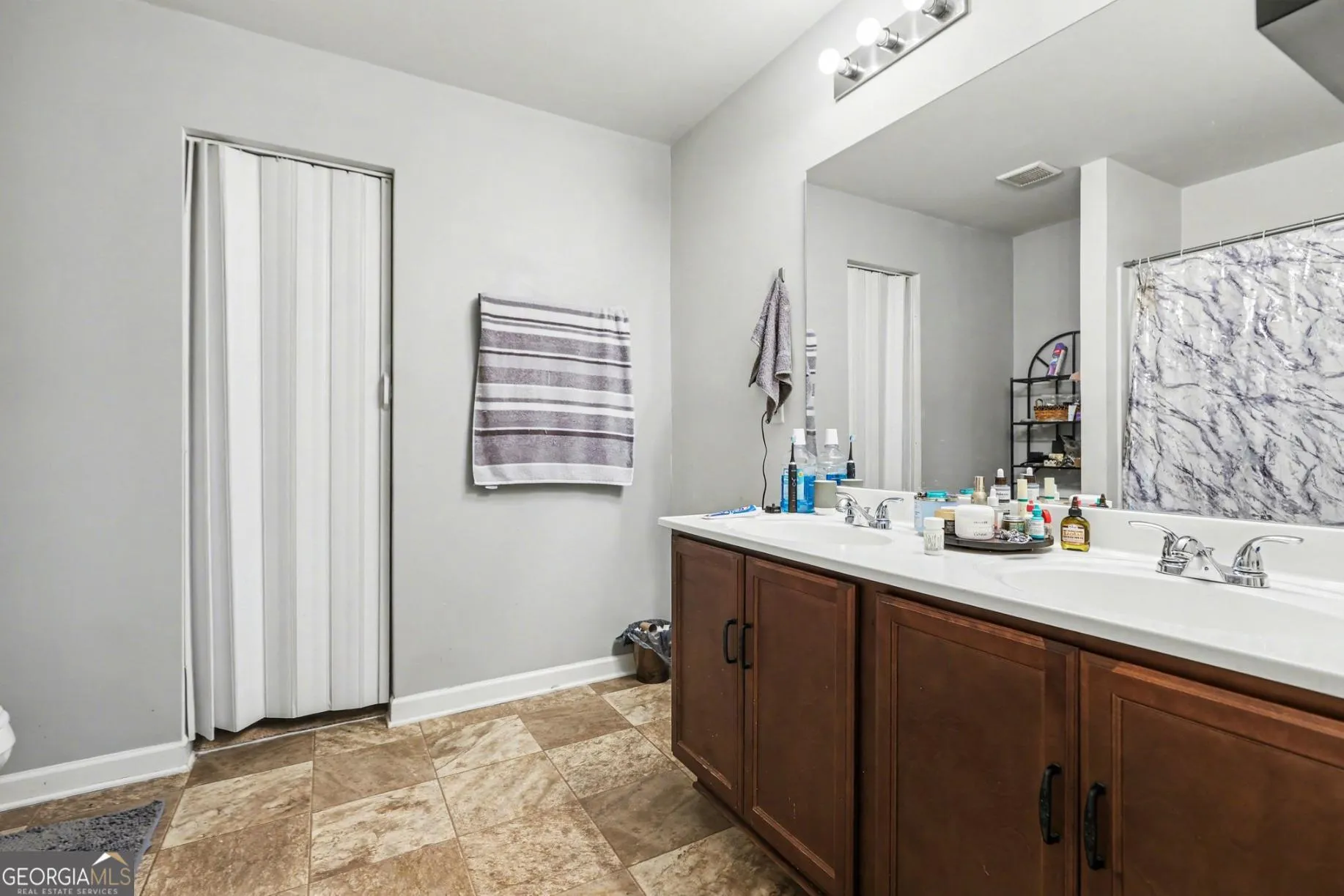 409 Erin Ct — photo 6 of 29
