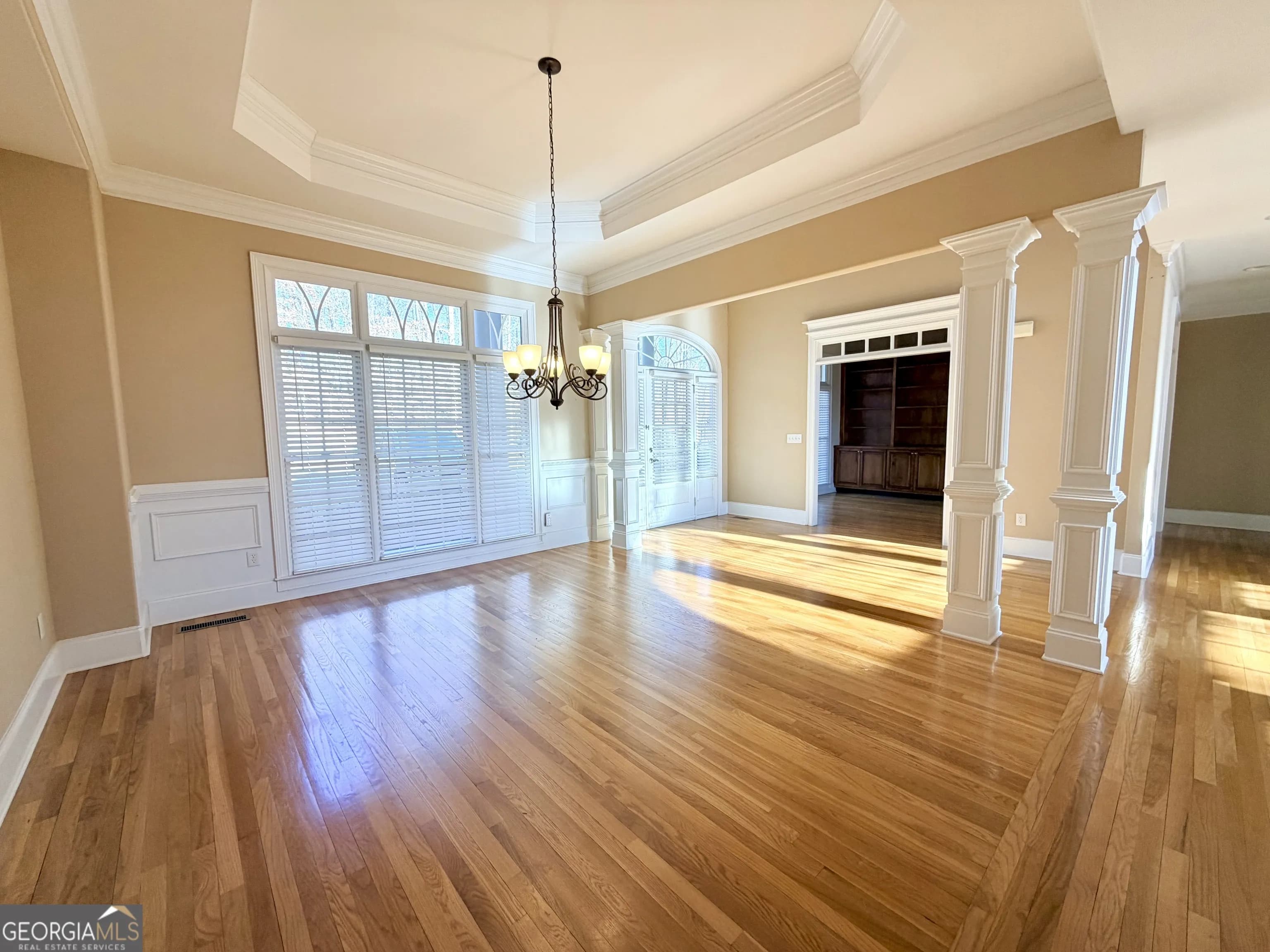 5660 Knotty Ridge Dr — photo 10 of 52