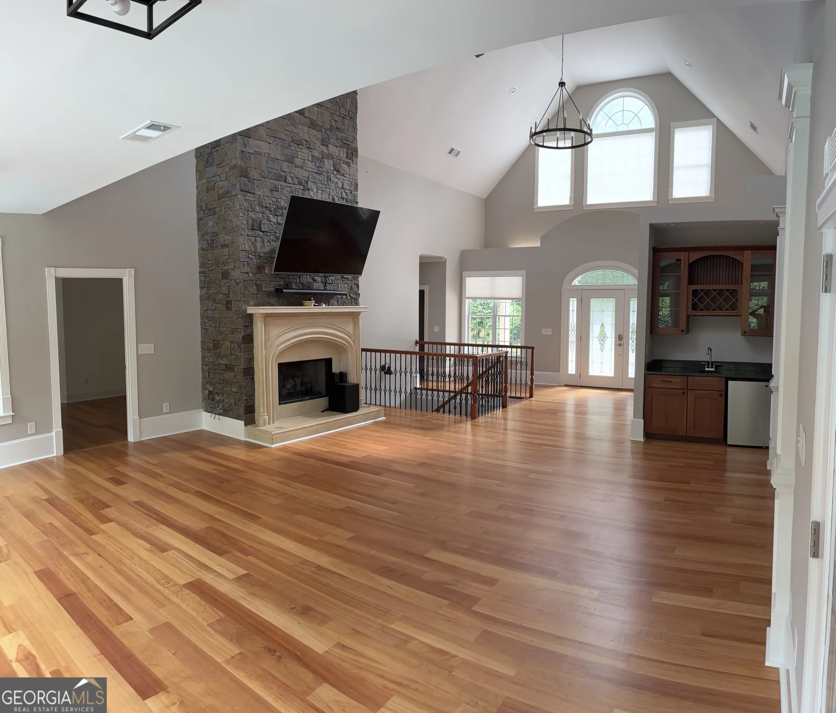 5039 Liberty Rd — photo 7 of 73