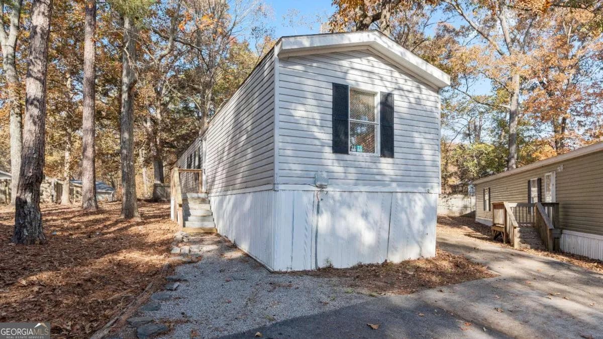 6266 Dorsett Shoals, Douglasville
