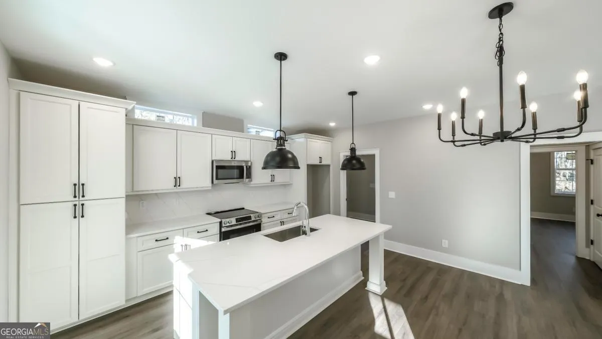 479 West Ave — photo 6 of 43