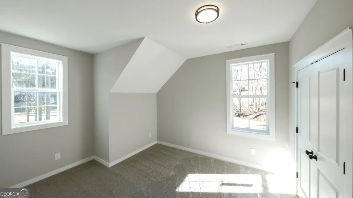 479 West Ave — photo 20 of 43