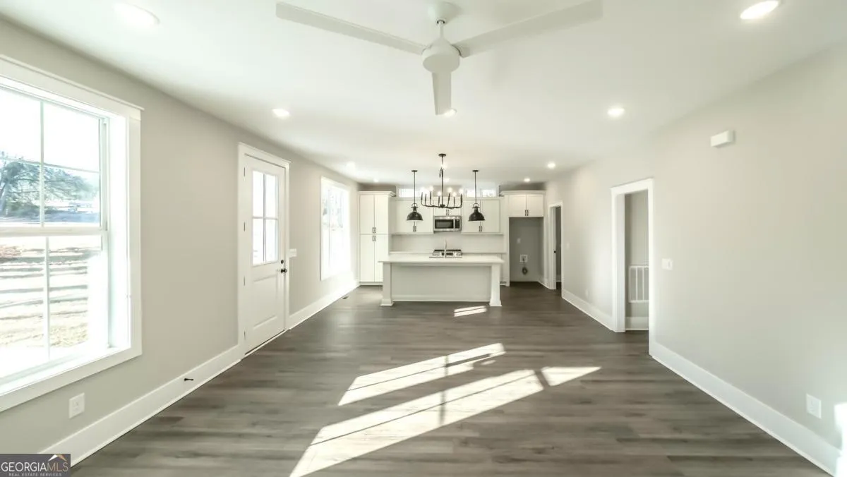 479 West Ave — photo 13 of 43