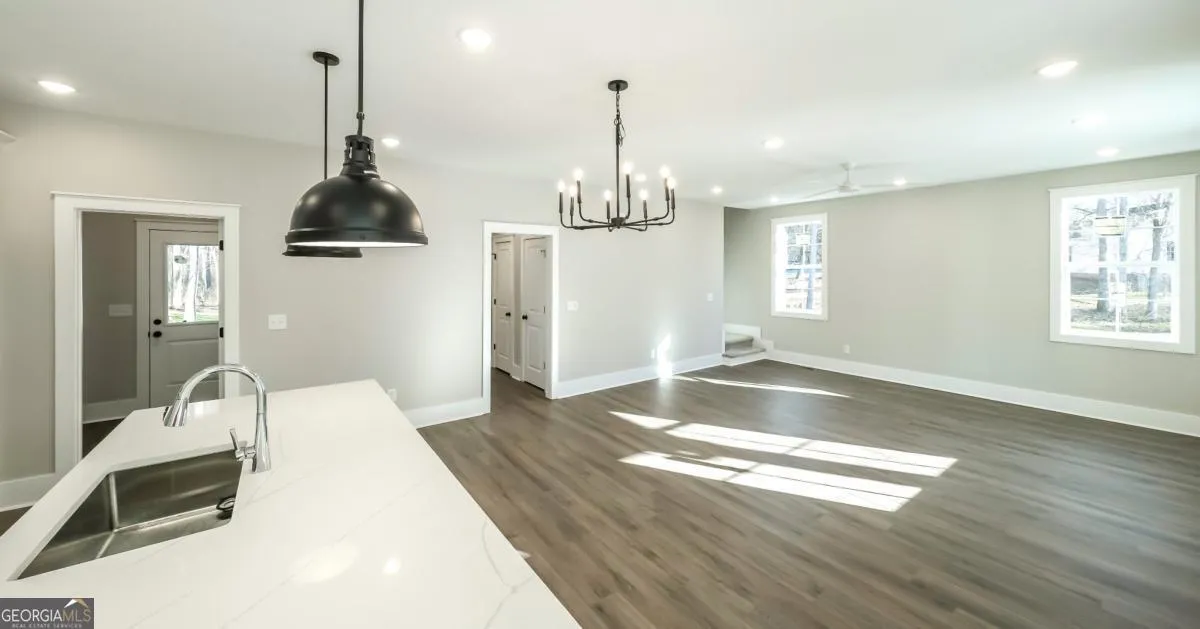 479 West Ave — photo 41 of 43