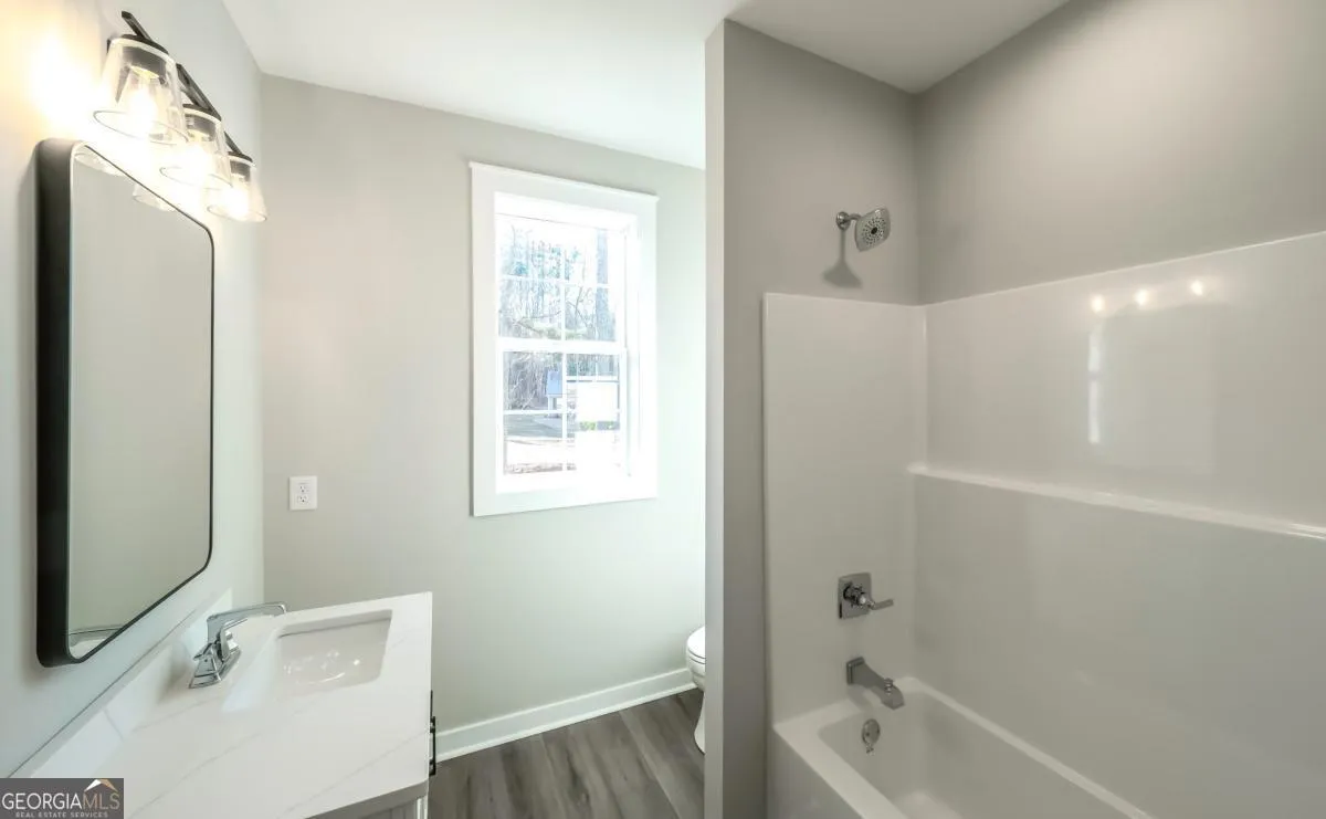 479 West Ave — photo 14 of 43