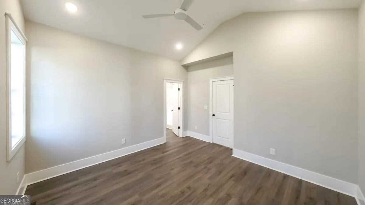479 West Ave — photo 7 of 43