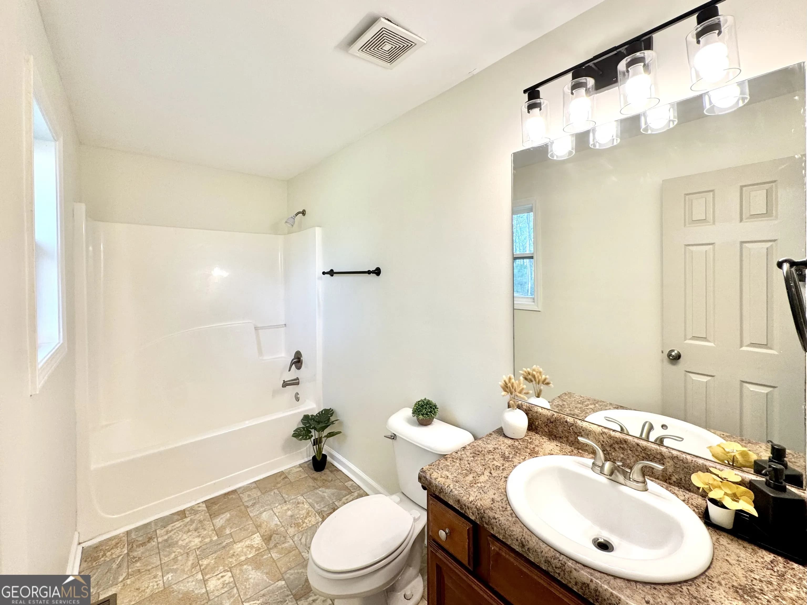 636 Hardy Way — photo 7 of 21