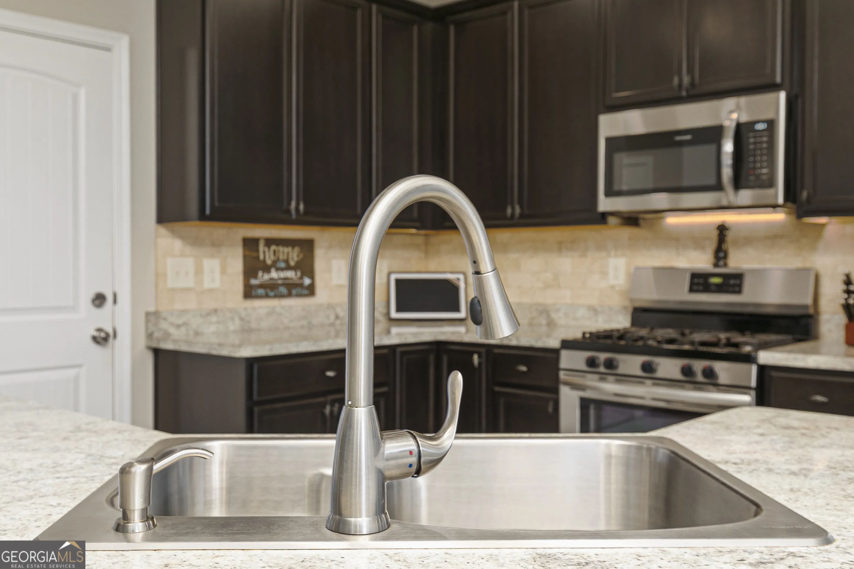 152 Greatwood Ln — photo 3 of 49