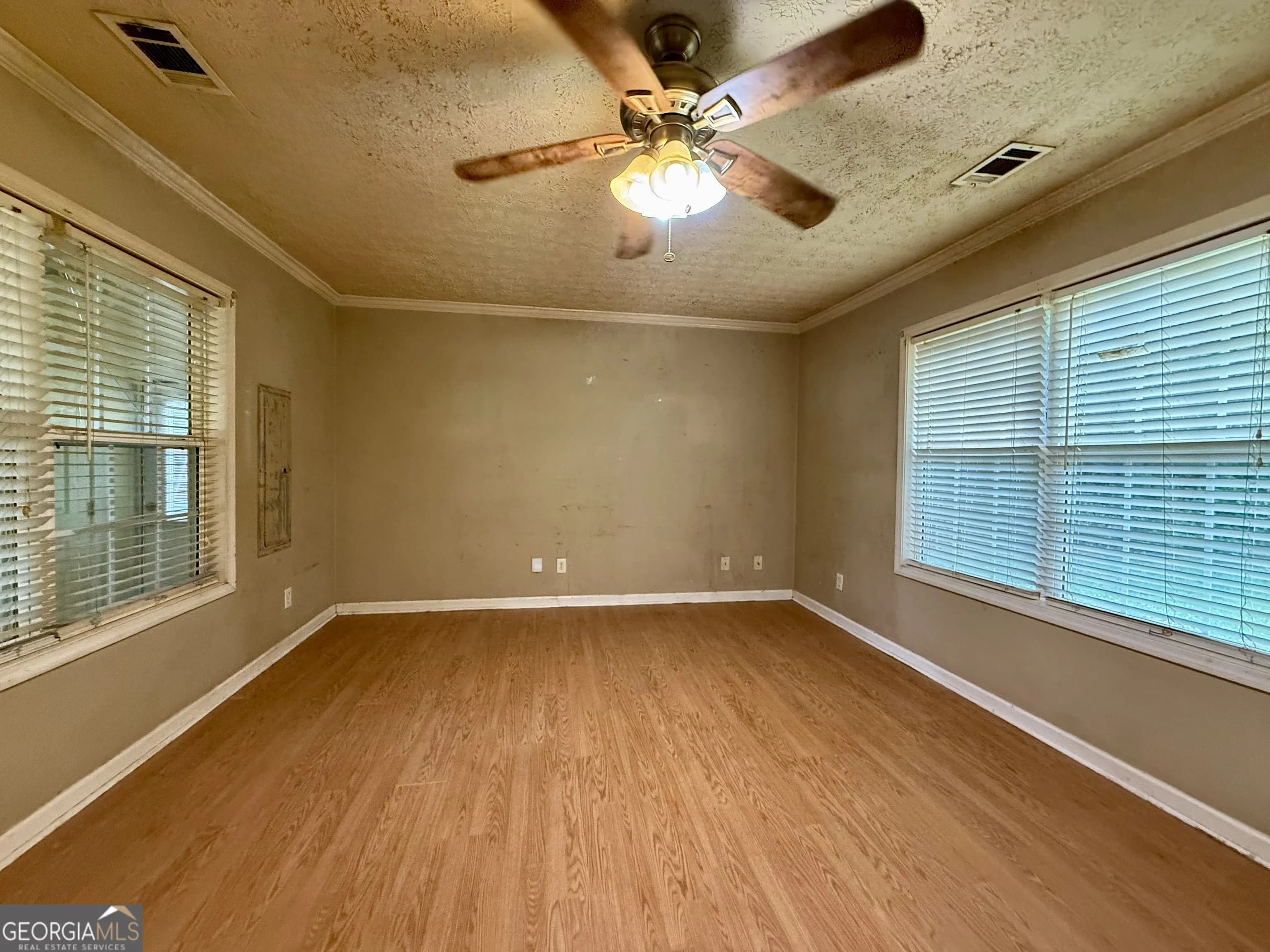 208 Donna Ln — photo 6 of 18