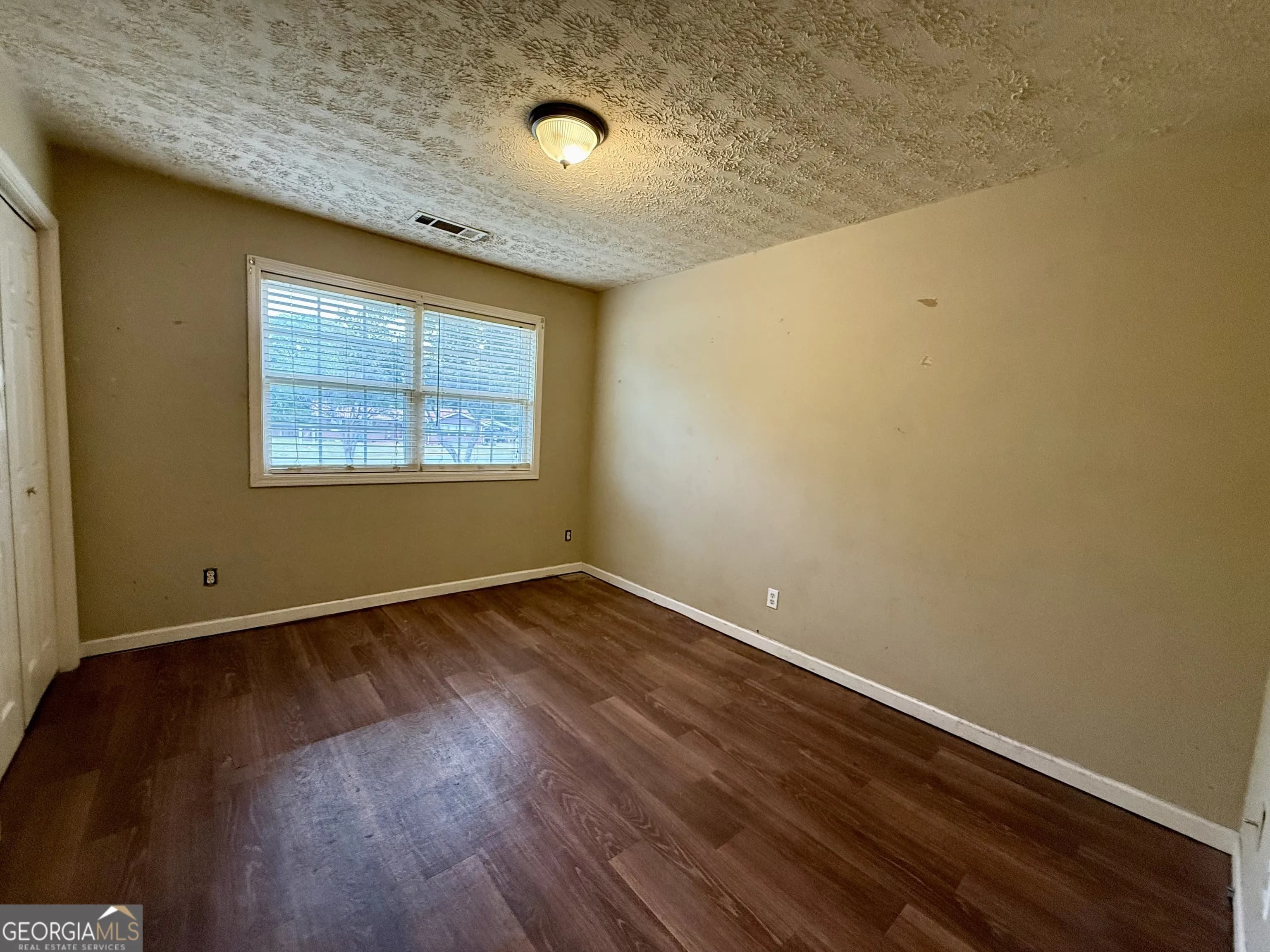 208 Donna Ln — photo 14 of 18