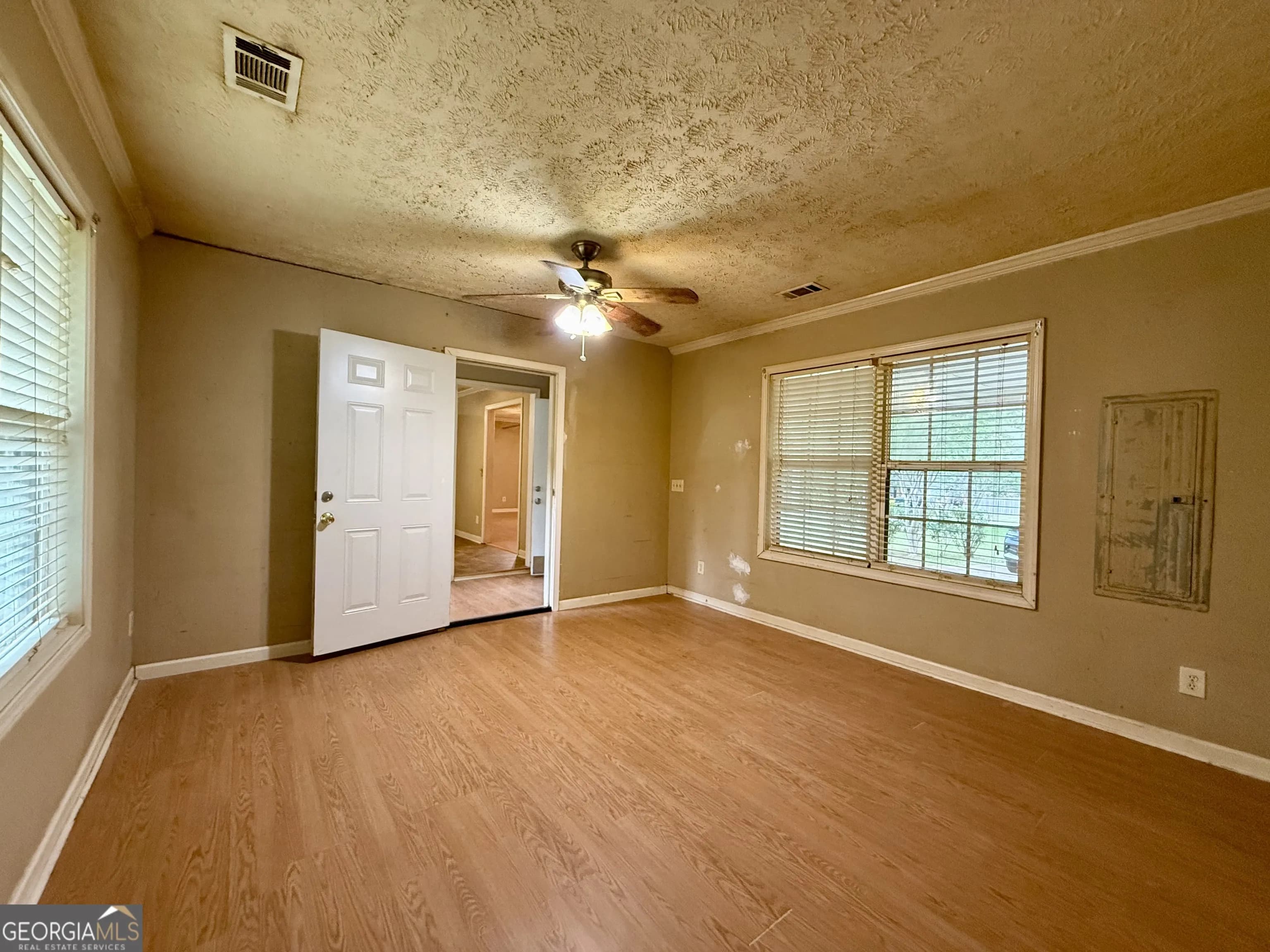 208 Donna Ln — photo 7 of 18
