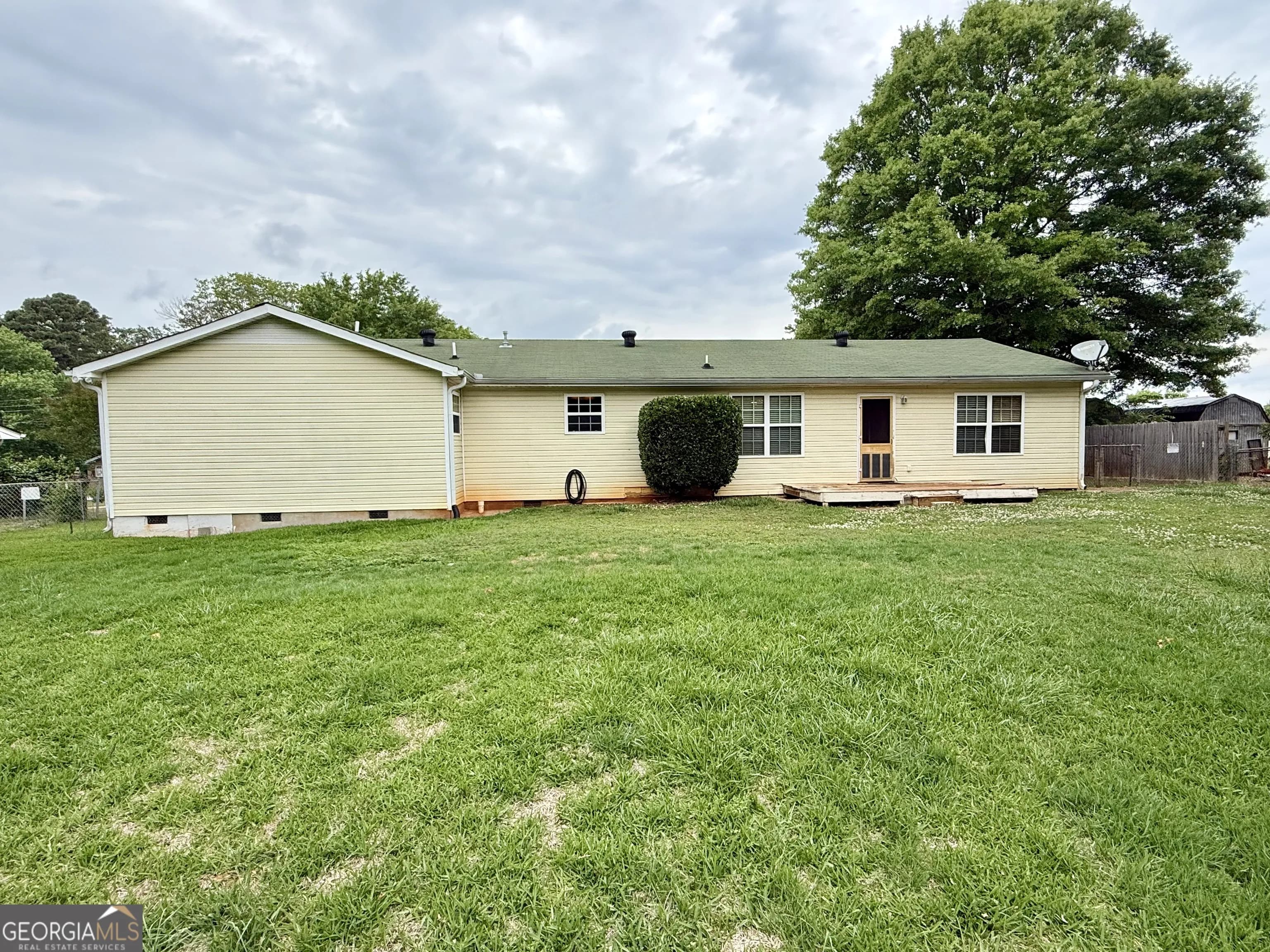 208 Donna Ln — photo 10 of 18