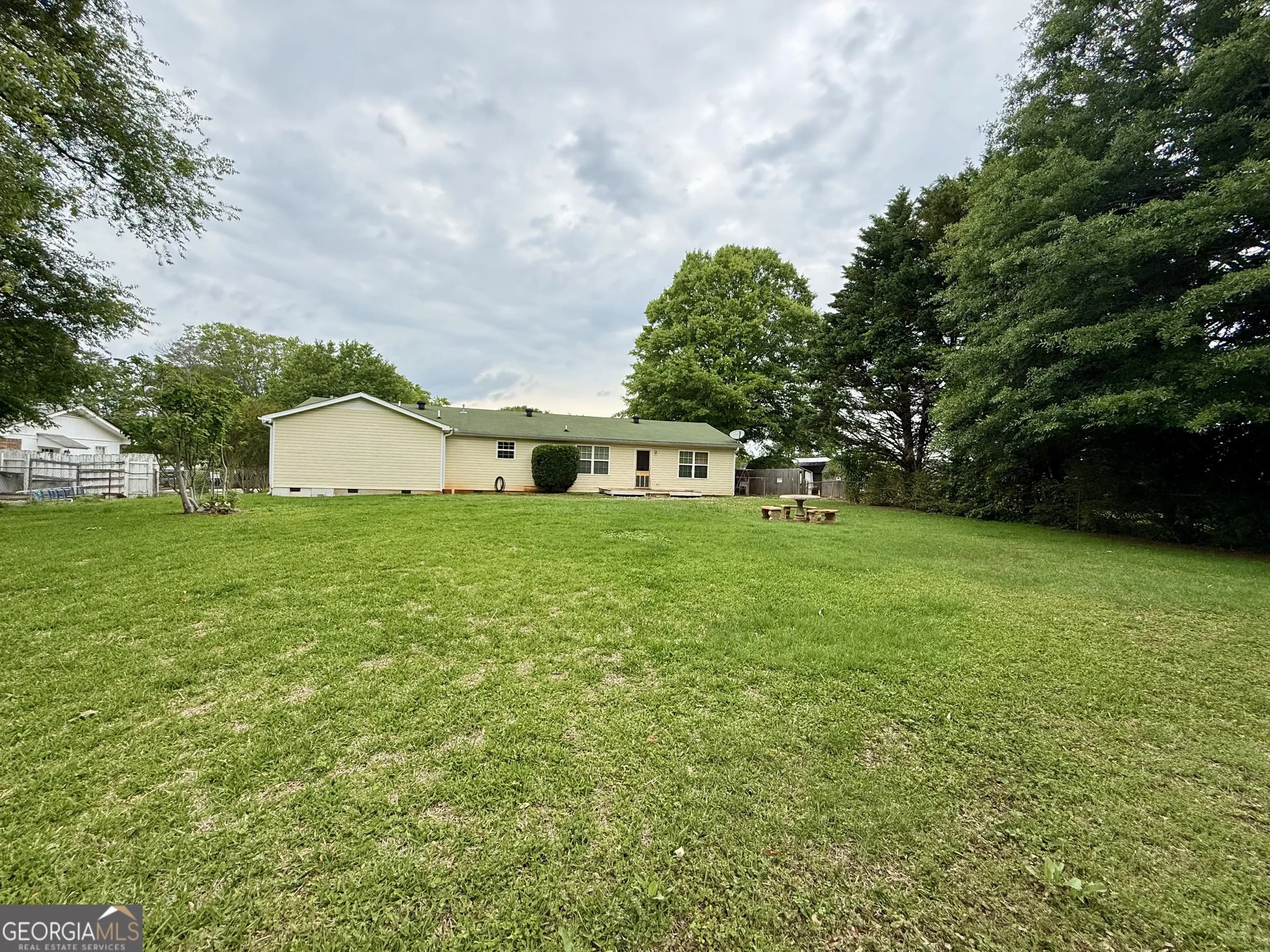 208 Donna Ln — photo 9 of 18