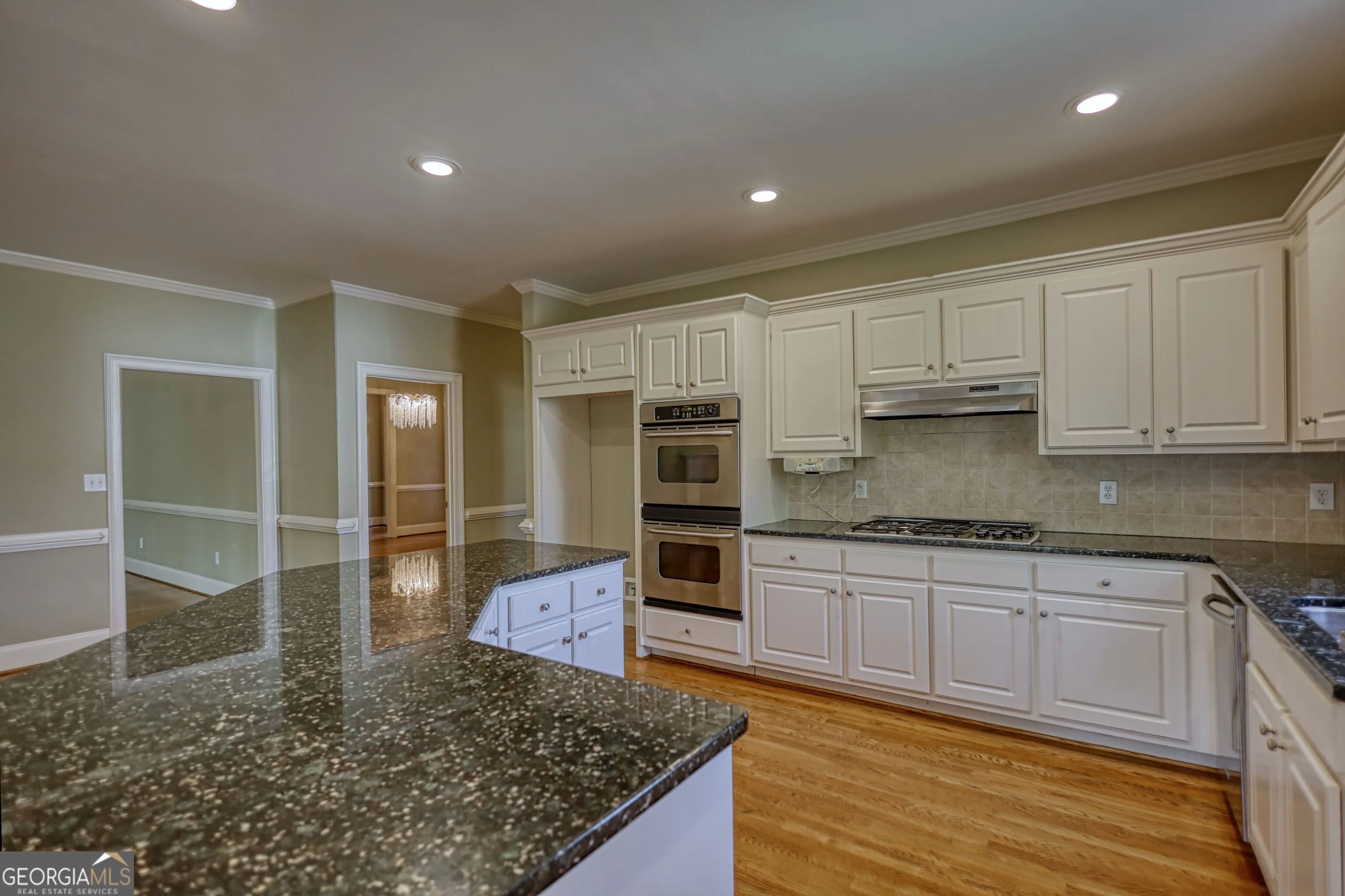 3914 Hershel Dr — photo 5 of 36