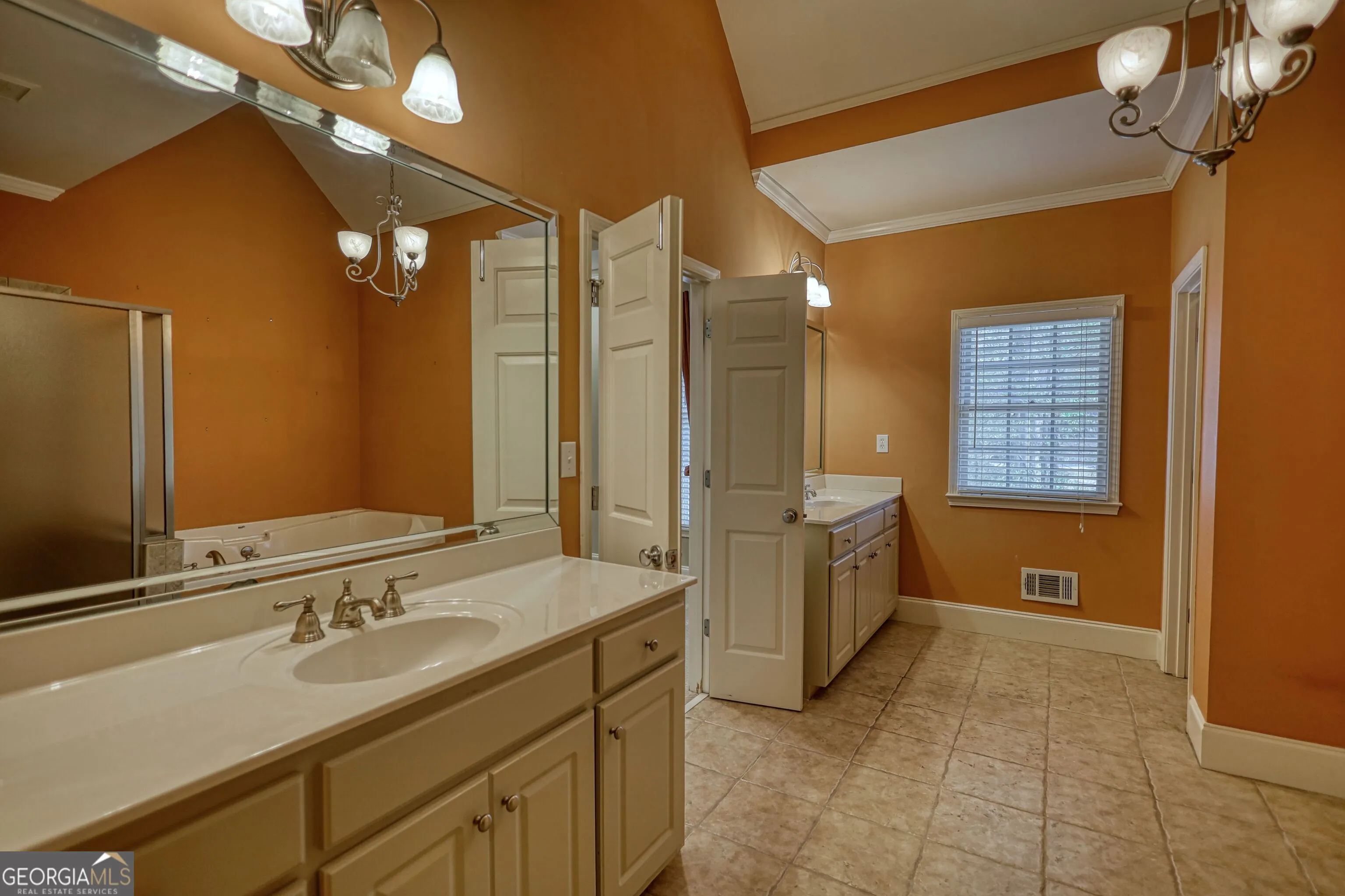 3914 Hershel Dr — photo 14 of 36