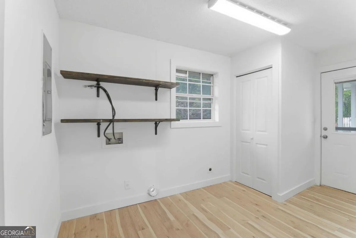 4361 Ben Hill Rd — photo 8 of 30