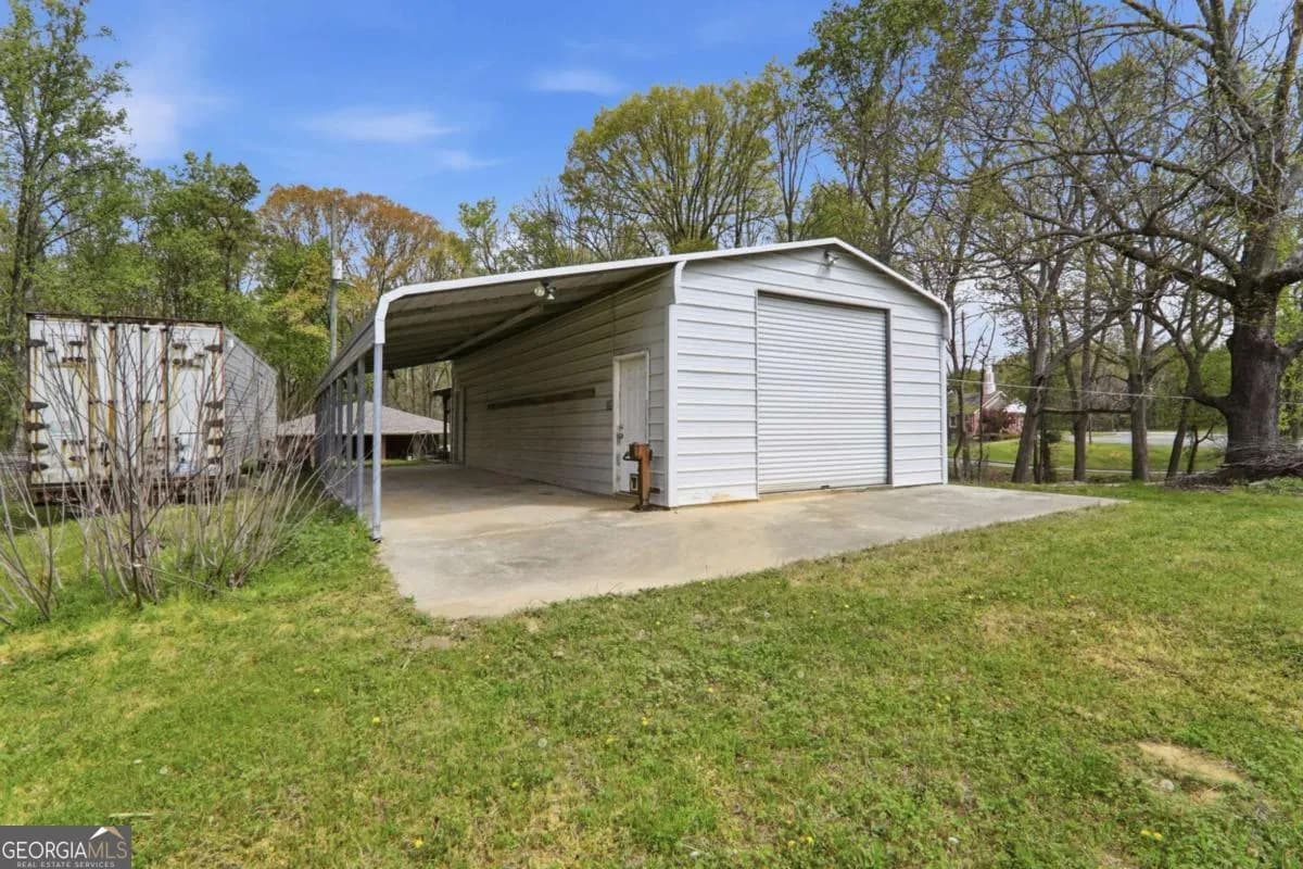 4361 Ben Hill Rd — photo 14 of 30